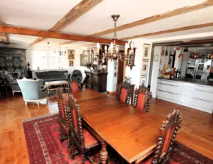 Wohnzimmer mit Esszimmer