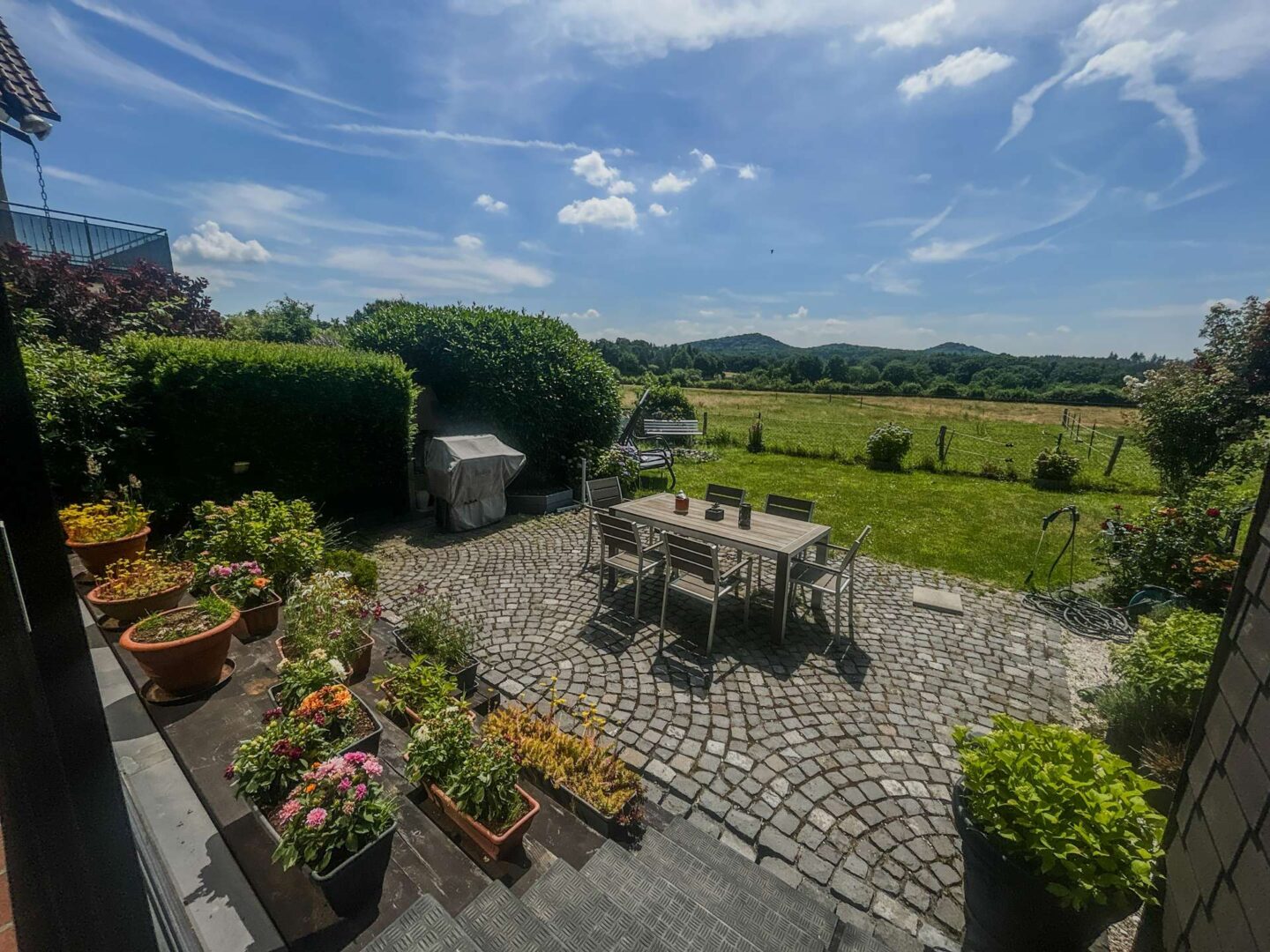 Terrasse mit Gartenblic