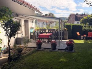 Terrasse mit Garten