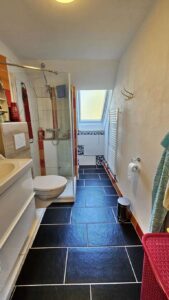 2520 Villa OG Bad