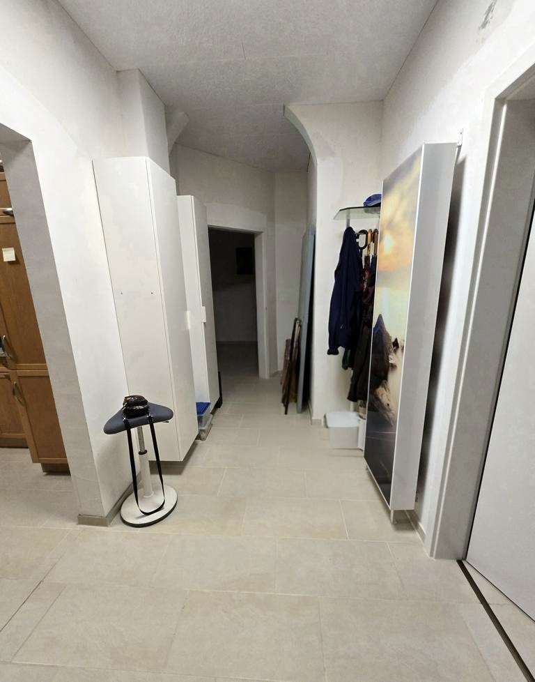 2520 Villa EG Flur