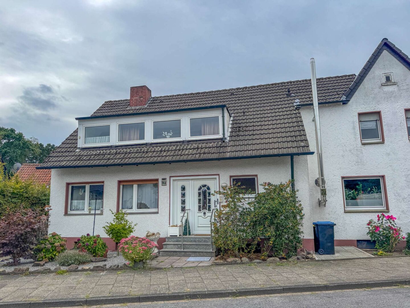 Hausansicht von der Straße