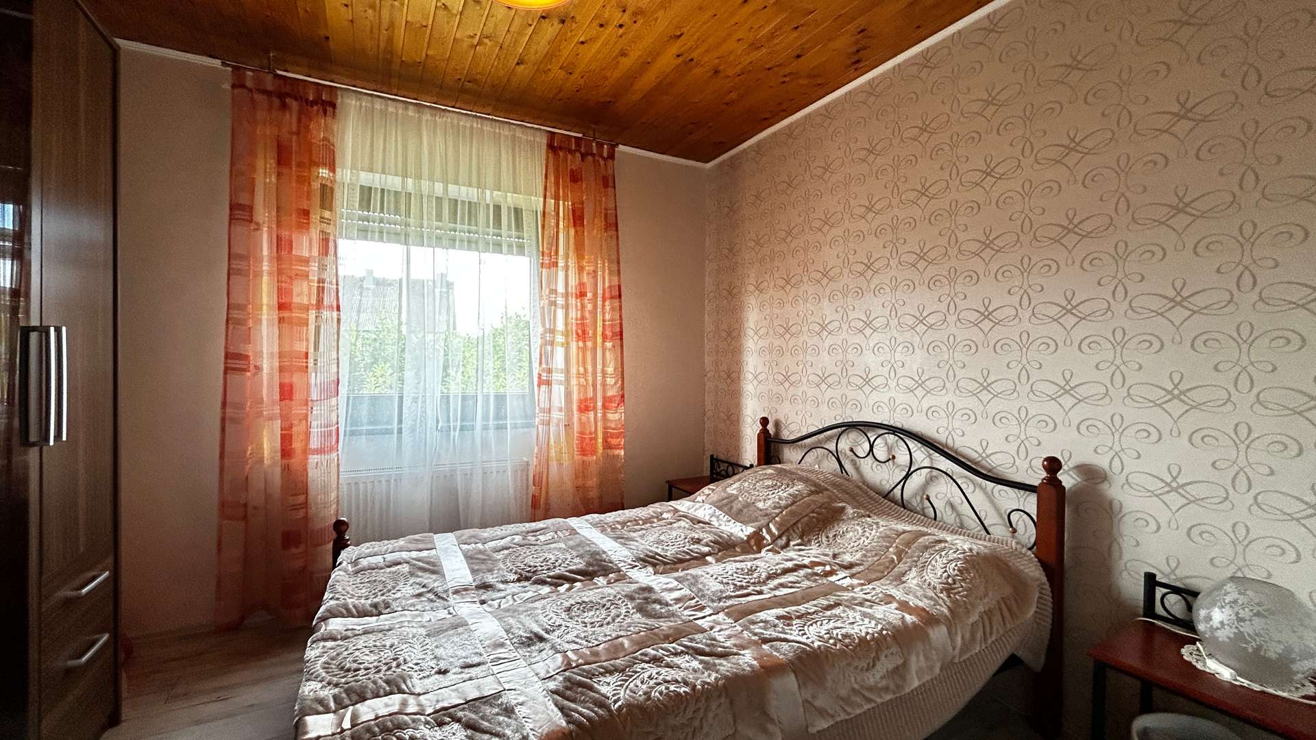 Schlafzimmer 2