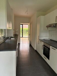 Küche mit Blick in den Wohnzimmer