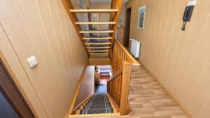 Flur mit Treppenhaus -