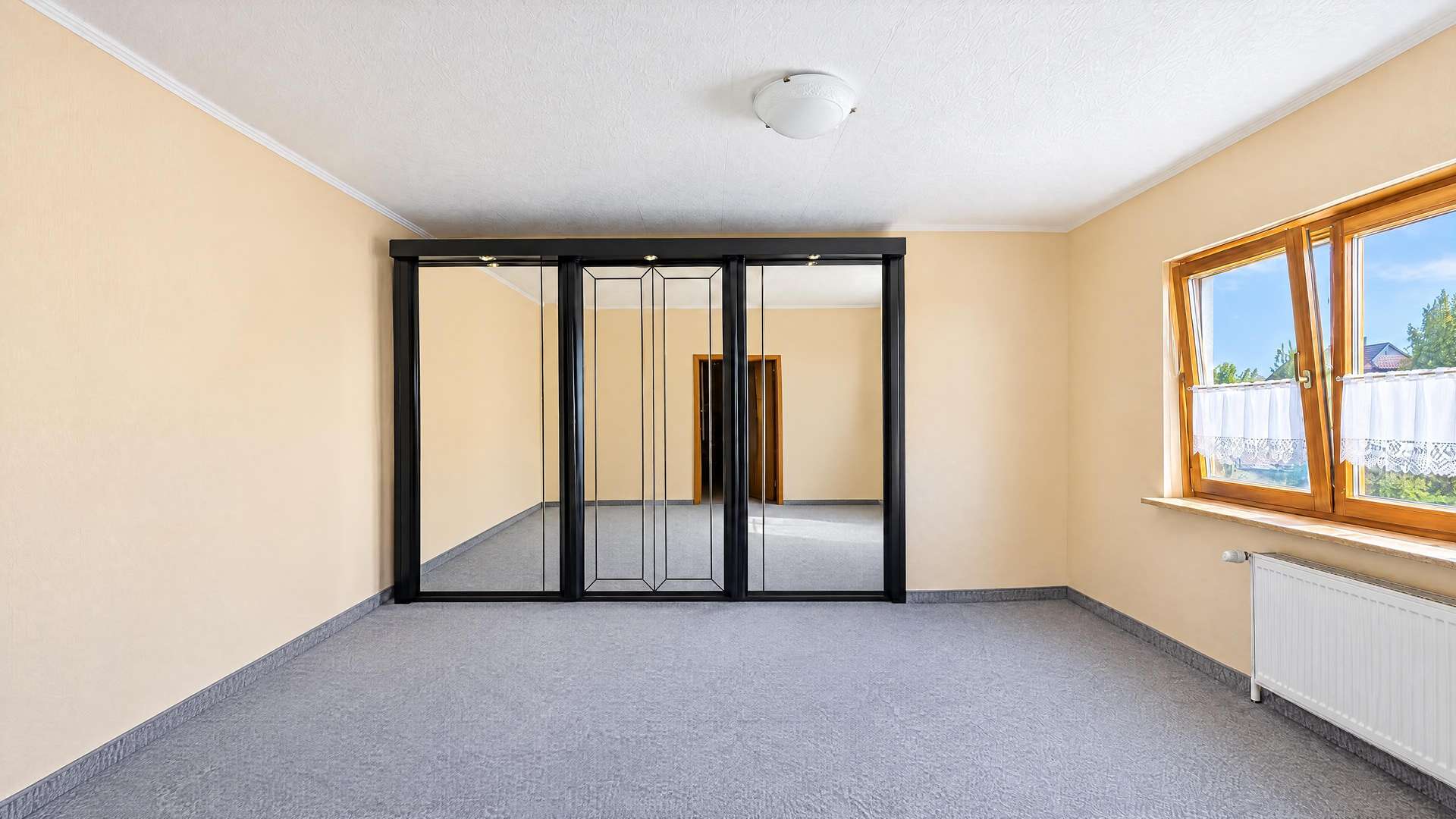 Schlafzimmer  1
