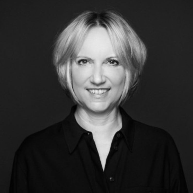  Hellmich, Ramona 